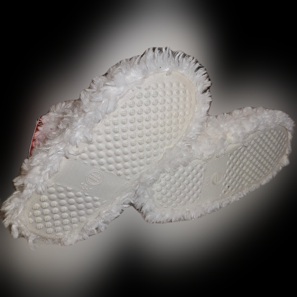 💵3/$20 Bundle 3 Specially Marked INWT Girls Wonder Nation Soft Fuzzy  Slippers - Picture 7 of 9